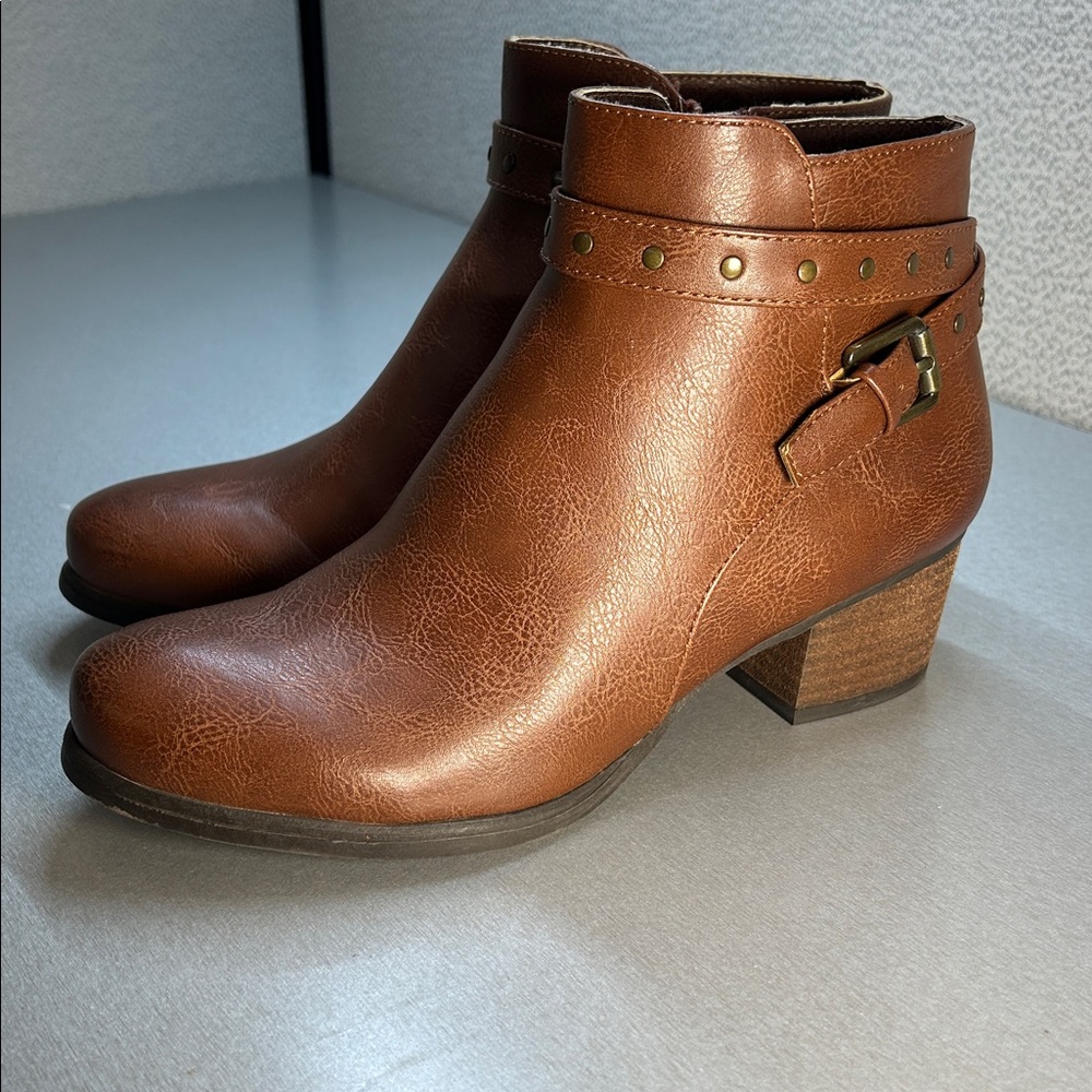 Naturalizer Soul Carrie Brown Leather Look Women’s Ankle Boots with Buckle 7.5